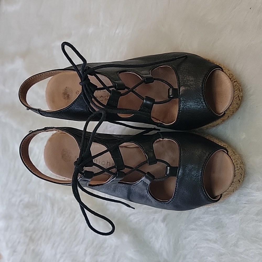 ERIC MICHAEL Gossip Black Leather Lace up Peep Toe Wedge Espadrilles Sandals 5.5